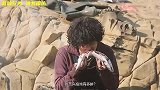 张艺兴拍戏有多拼为了演好电影中的某场戏他直接抱着生鱼大口啃