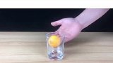 科学小实验：快看，乒乓球居然自己飞出了杯子