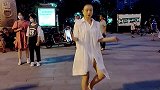 动感广场舞《众人划桨开大船》，跳舞的御姐知性漂亮