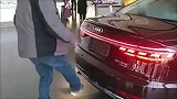 都说奥迪的后车盖是感应的，那这是怎么回事