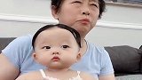 奶奶带娃第一天，就把发型给我们改了，现在成为全村最亮的崽