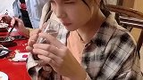 一口气喝下一整杯，这也太上头了，结局真相了！