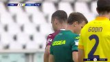 第75分钟卡利亚里球员利科扬尼斯黄牌