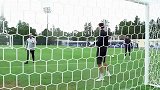 紧张备战！细雨绵绵英格兰继续备战 三狮门将训练近射扑救