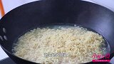 教你超火“炒方便面”新吃法，没想到这么好吃，一次2袋没够