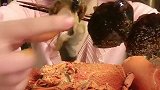 鲍鱼就是要爆辣，小姐姐吃起来就是过瘾啊