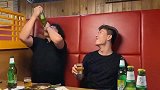 喝不喝的下去是一回事，秀不秀就完事了
