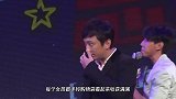 王思聪穿粉色毛衣逛街竟撞衫张艺兴，站在两位妹子中间好可爱