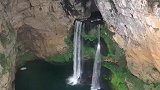 贵州发现一山洞瀑布，水不知从哪里流过来，真是仙境啊