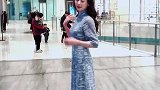 旗袍姑娘的笑容像极了爱情，让人移不开眼！