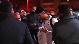 暖！小男孩哭着要C罗签名 塞瓦略斯伸援手帮他圆梦