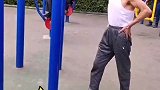 硬核大爷晨练，带你观看现实版“铁头功”
