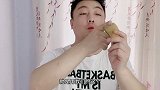 肤色暗沉有黑眼袋？美容师分享快速消水肿刮痧法，缓解肌肤疲劳