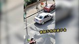 这个男司机停车太费劲了，建议开除
