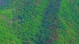 深山偶然拍到，无人机飞近一看，何方高人在此隐居