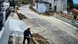大爷怎么比司机还兴奋