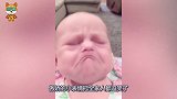 妈妈拿走宝宝的危险物品，下一秒宝宝的表情，让爸妈都笑翻