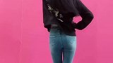紧身裤被美女穿上好性感，尤其是扭动起来