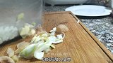 香菇炒肉片最好吃的家常做法，肉片滑嫩，香菇鲜香，下酒又下饭