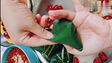 包粽子的教程来啦！端午自己包健康无添加的粽子，好吃到舔粽叶！