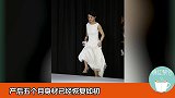 赵丽颖产后复出自信满满，腰肢纤细，手戴婚戒力破离婚传闻