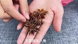 往大米里放几个大蒜，效果很明显，一年能省不少钱