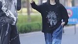 比翻跟头，谁怕谁？小哥哥这功夫哪里学的？