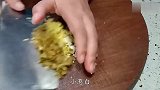 教你如何正确的蒸鸡蛋羹，记住这几个技巧，再也不用担心有蜂窝