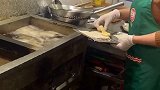 吃过这么大的炸塌目鱼嘛 几十种炸串太适合大饼夹一切了心动餐厅美食分享官天津美好推荐官