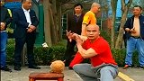 刚开始小哥是在故弄玄虚，看到这接下来一幕我真心的佩服了