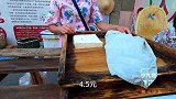 媳妇今天做肉末豆腐，孩子装一勺拌米饭吃，直呼真香