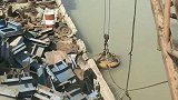 狠狠心买的二手电磁吸盘，在河中打捞废铁，一年就能赚几十万