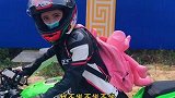 没想到有机车跑摩的，这么来钱$$