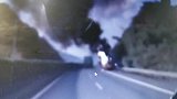 大巴车遇煤气罐爆炸 行车记录仪拍下惊险瞬间