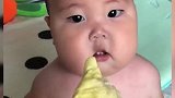 人类幼崽第一次吃榴莲的反应