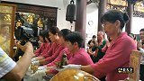 实拍台湾民间庙会活动，连市长都出席，场面虔诚而真挚