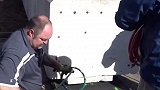 会“充气”的千斤顶，可承受100吨的重量，轻松举起大卡车