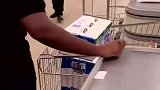 蒙圈了，一百五十盒牛奶硬生生的刷了150下