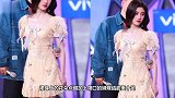鞠婧祎淡黄的长裙撞衫吴宣仪，高开叉纱裙妩媚性感，美出新高度