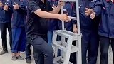 牛人自制多功能椅子，看呆同事