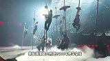蔡依林演唱会惊现2400年爬竿杂技，现场画面曝光太震撼，机械巨蛇被“砍掉”