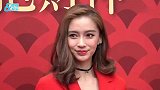 baby与孟美岐撞衫年龄相差10岁，几乎很难看出年龄差