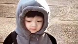 萌娃走路的时候，真的好呆萌呀