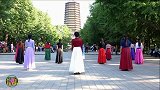 玲珑广场舞《灯火里的中国》十三人演出版，小马缺席文君暂替暴静