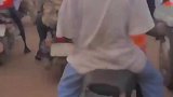 我的好朋友这是怎么了？脑子瓦特了？