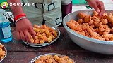 印度美食：酿米奇帕科达，往青椒里塞配料再油炸，这吃法真新鲜