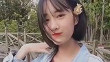 充满学生气的妹子，笑起来太甜了