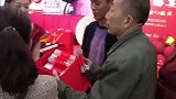 儿子定婚彩礼八万八，亲家只收了二万，遇到这样的亲家太有福了！