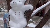 这堆的雪人逐渐离谱