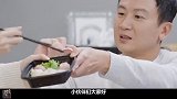 黄圣依无视亲妈跟婆婆搭话！一旁亲妈的脸色，两人关系一目了然